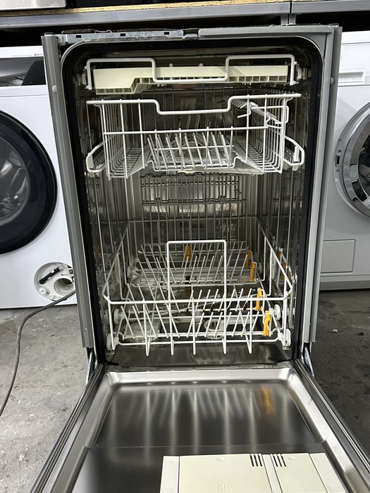 Посудомийна машина Miele G4720 SCi