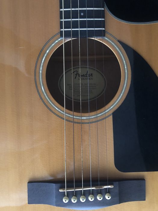 Viola fender com case como nova, pouquissimo uso.