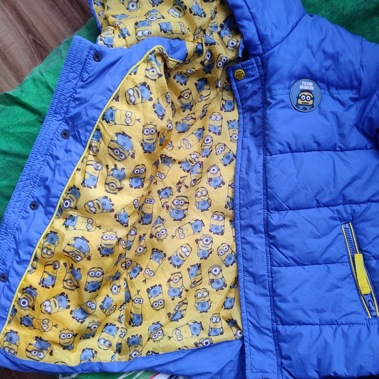 Kurtka jesienno zimowa Minionki 8 lat