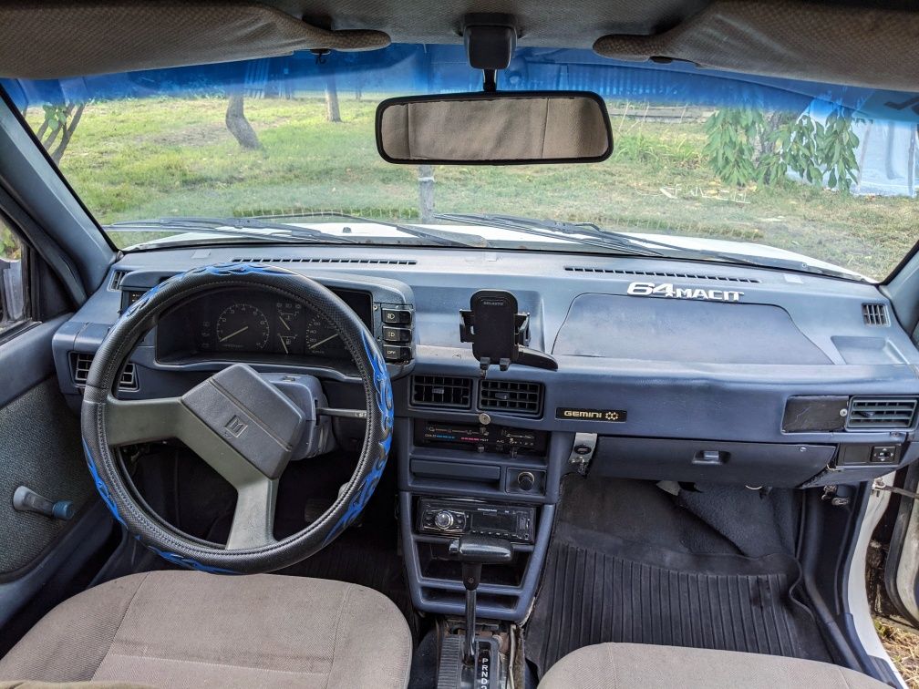 Isuzu Gemini на ходу