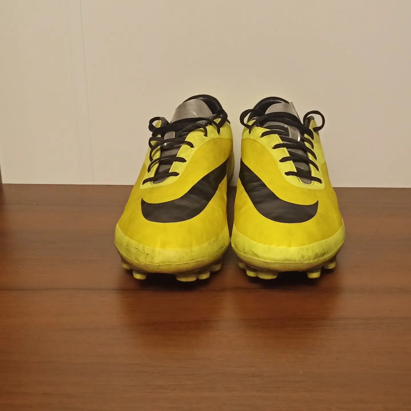 Копочки Nike Hypervenom Phatal FG стан хороший є нюанс розмір 39 24.5