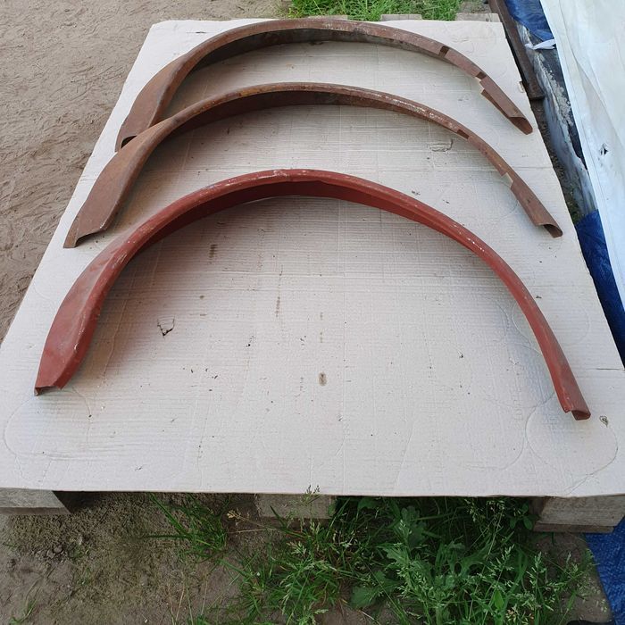 Fiat 126p fabrycznie nowe poszycie zewnętrzne nadkola, prawy tył