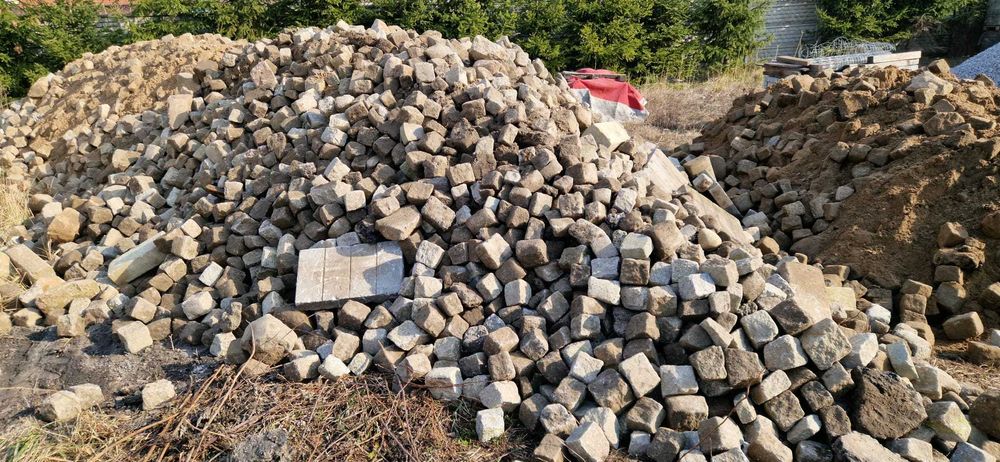 Sprzedam kostkę granitową.