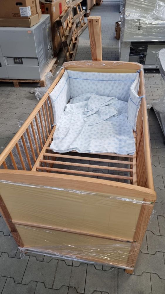 Drewniane dziecięce łóżeczko(nowe)