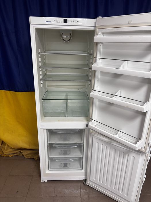 Холодильник Liebherr CP3523