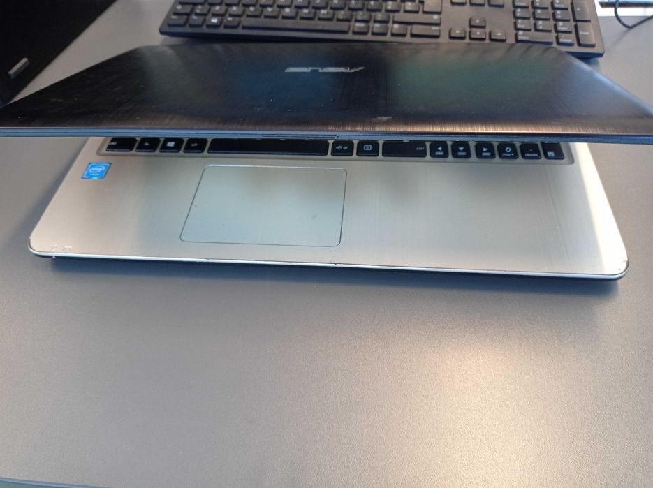 Computador ASUS gold Sonic master usado