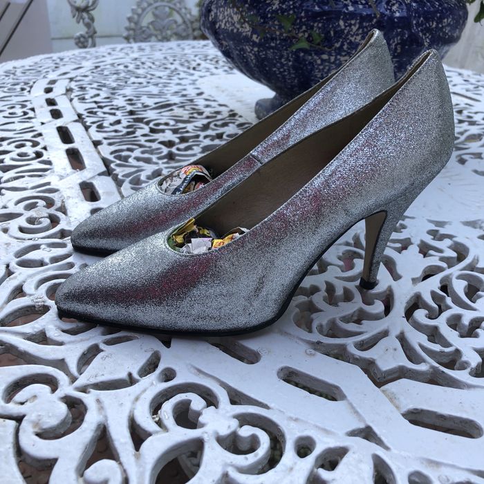 Sapatos prateados tamanho 36