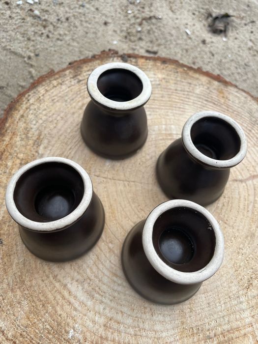 Zestaw 4 jajeczników Ceramika Bolesławiec ciemny brąz śniadanie