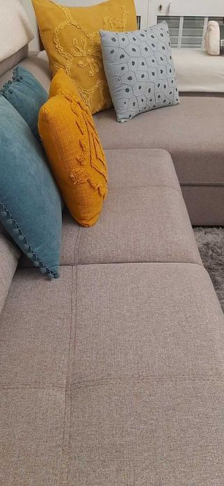 Sofá Chaise Longue com Assentos Extensíveis + 2 Puffs