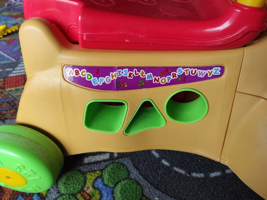 Pies jeździk pchacz Szczeniaczek Uczniaczek Fischer Price