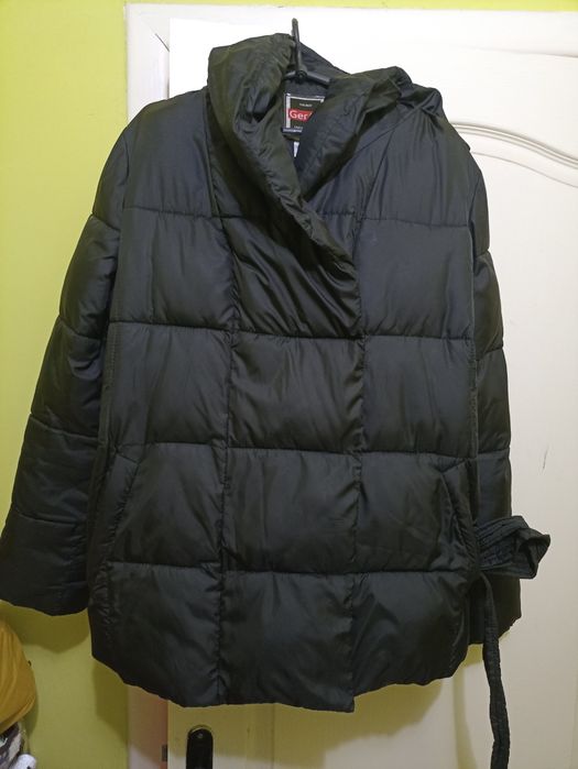 Зимова куртка жіноча