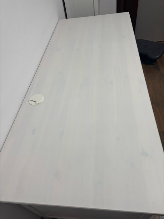 Biurko Ikea Hemnes, krzeslo gratis