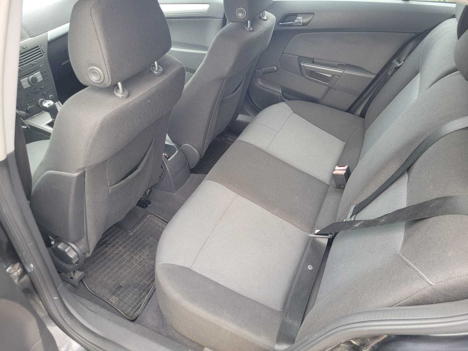 Opel Astra H 1.6 105kM