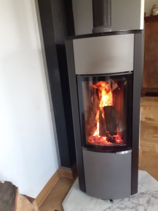Piękny kominek obrotowy SPARTHERM  piec