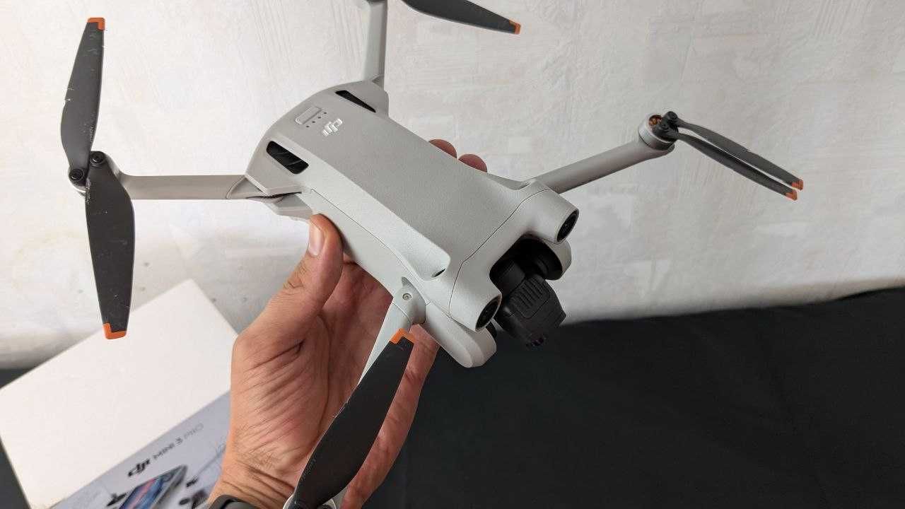 Квадрокоптер DJI Mini 3 Pro