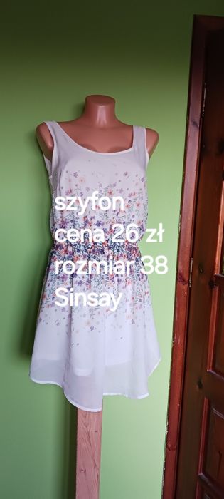 Biała szyfonowa sukienka z talią w kwiaty Sinsay rozm.38