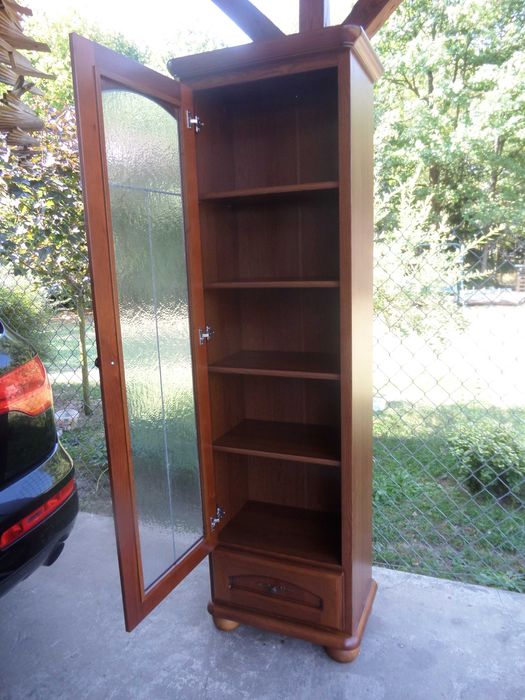 Piękna stylowa witryna słupek BAWARIA orzech stan bdb DOWÓZ WYSYŁKA