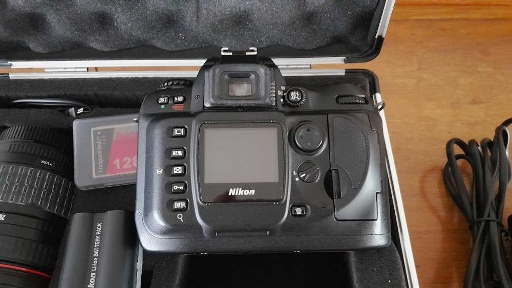 Nikon  D100  aparat fotograficzny lustrzanka