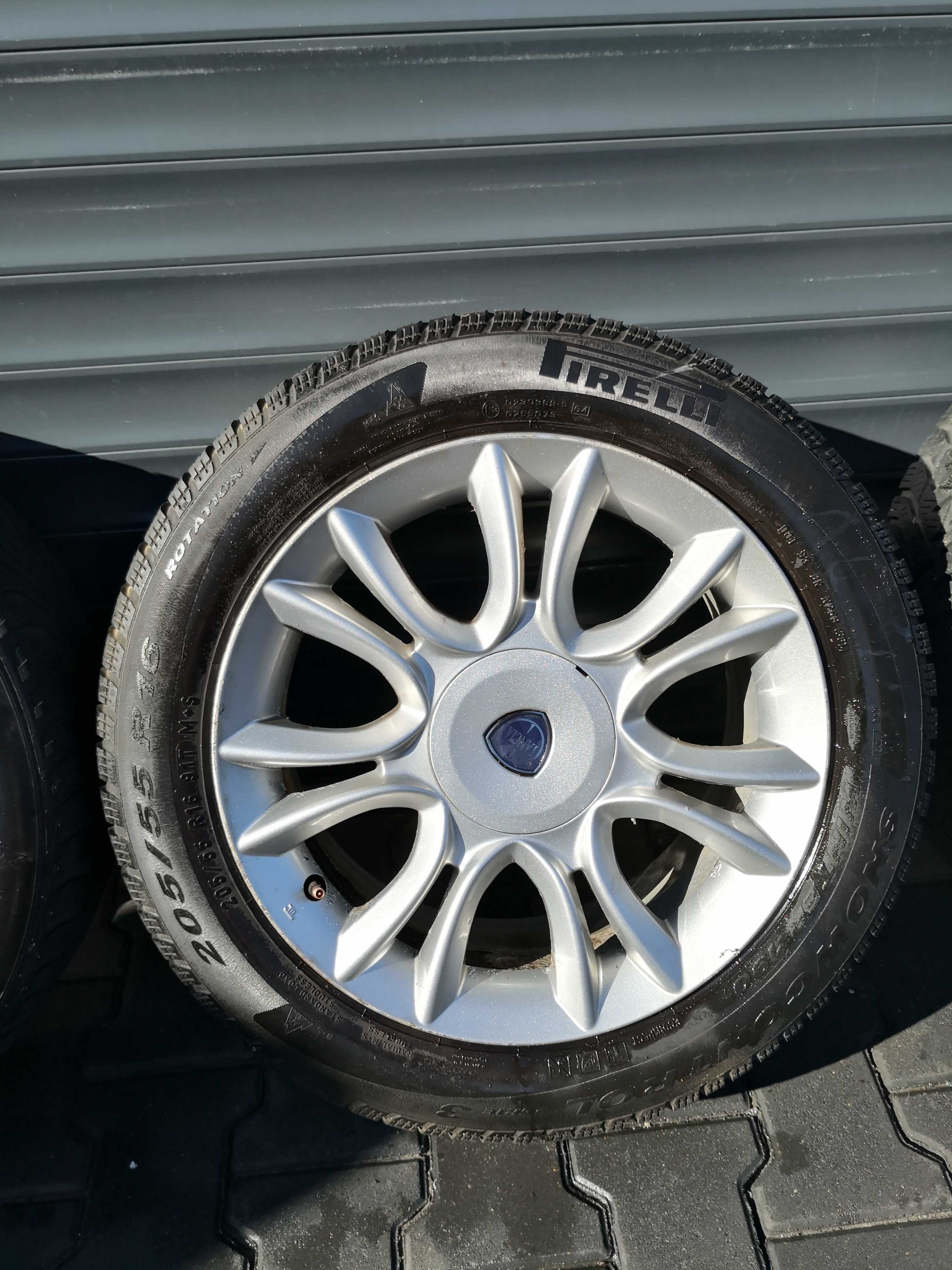 Koła Felgi Alufelgi zimówki R16" LANCIA DELTA III