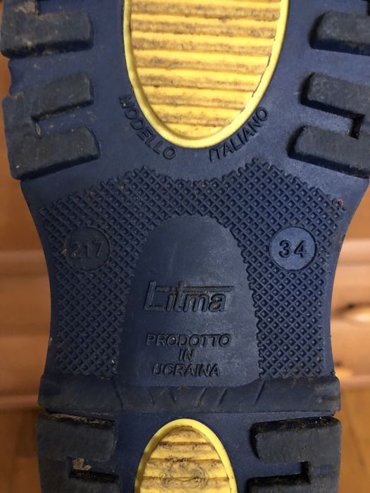 Віддам безкоштовно чобітки резинові 34 розмір