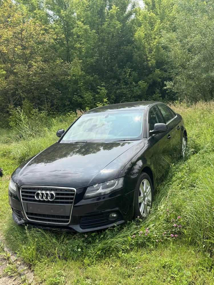 AUDI A4B8 2.0TDI automat Anglik LY9B