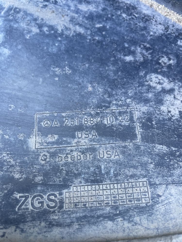 Nadkole przod  prawe lewe Mercedes R klasa w251