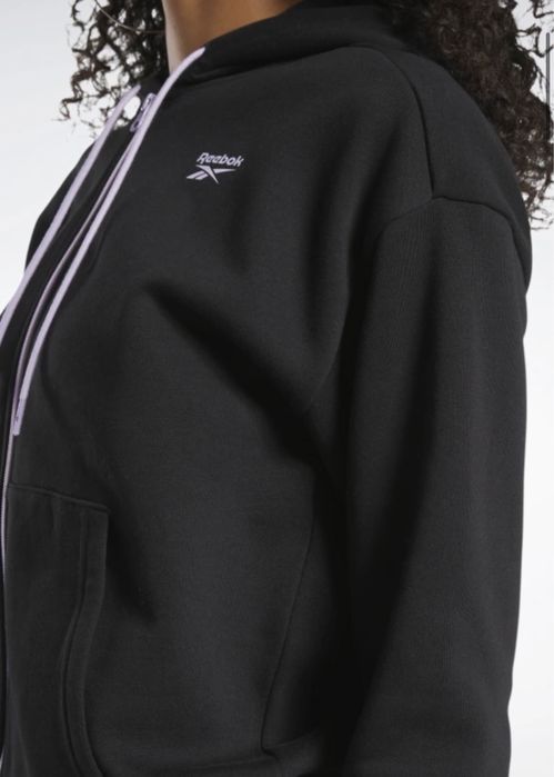 Флисовый спортивный костюм Reebok размер С, большемерит и будет на М