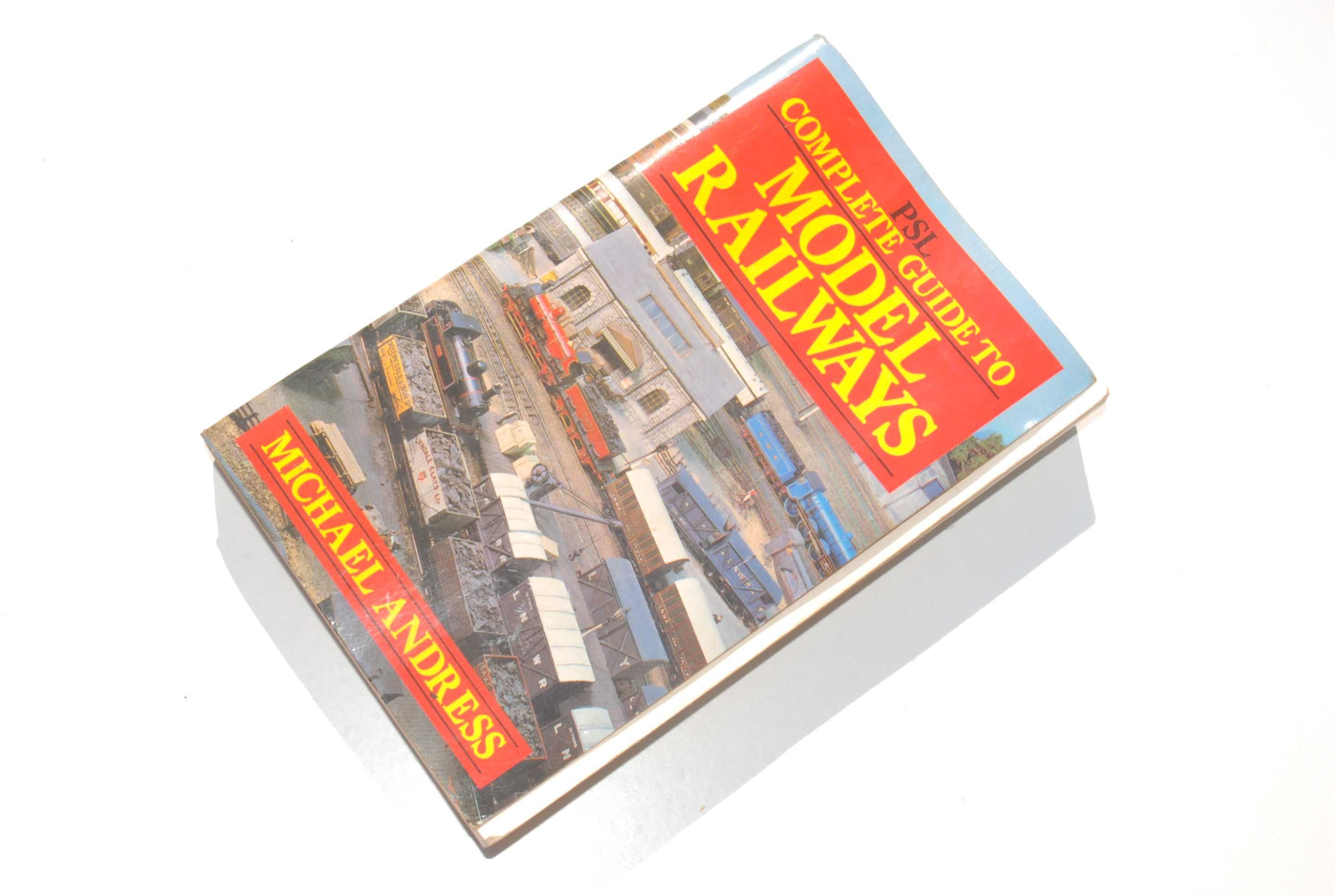 Stara książka przewodnik po modelach kolejowych 1986