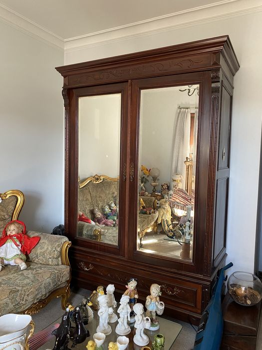 Cama + Roupeiro Antigo de 1906