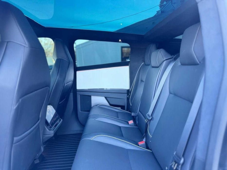 Tesla Cybertruck Cyberbeast Crew Cab      2024