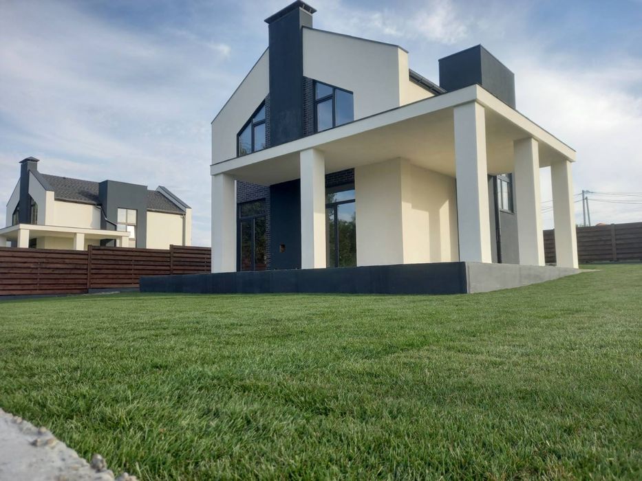 Стильний котедж на березі озера, 5 хв. від Бучанського парку