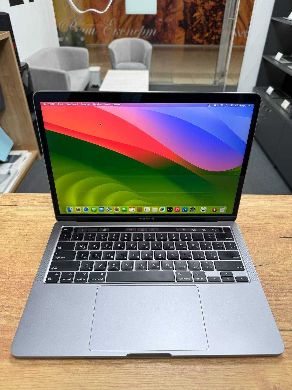 MacBook Pro 13 2020 М1|16|512 Стан відмінний! Макбук 204 цикли