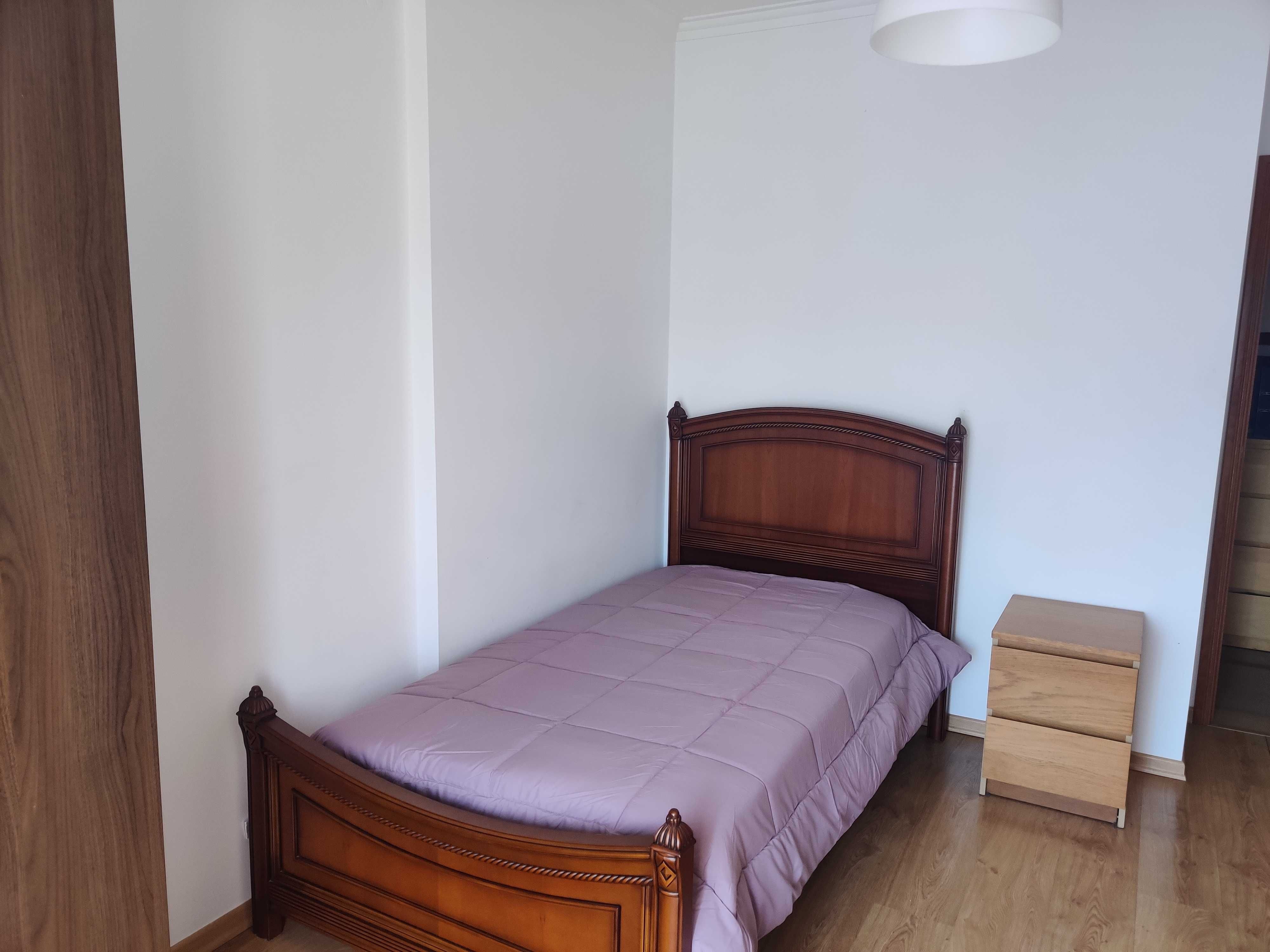 Aluga-se quarto FCT - Monte da Caparica