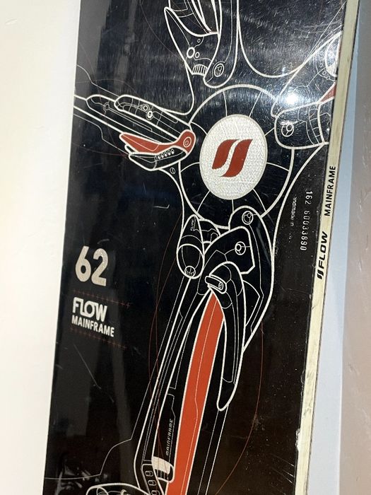 Дошка сноуборд (free ride), 
Flow mainframe 62
Просервісований