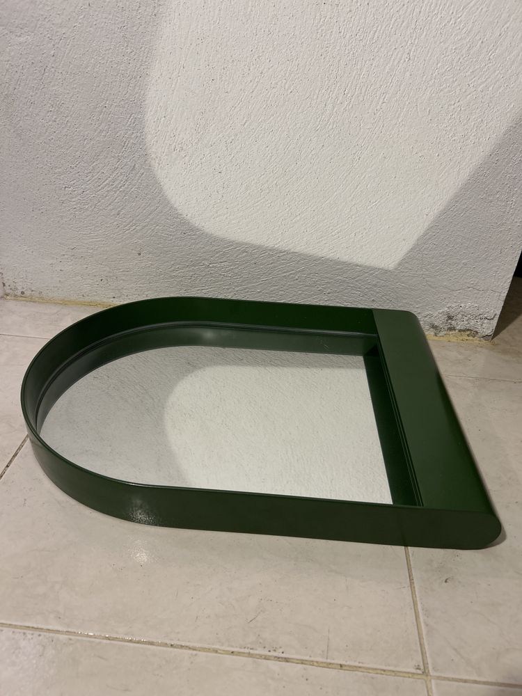 Espelho verde tropa com compartimento para os essenciais do dia a dia