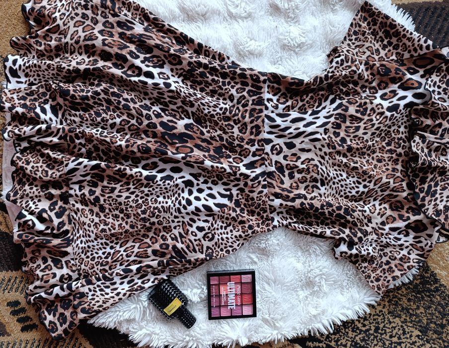 Легеньке плаття в леопардовий принт