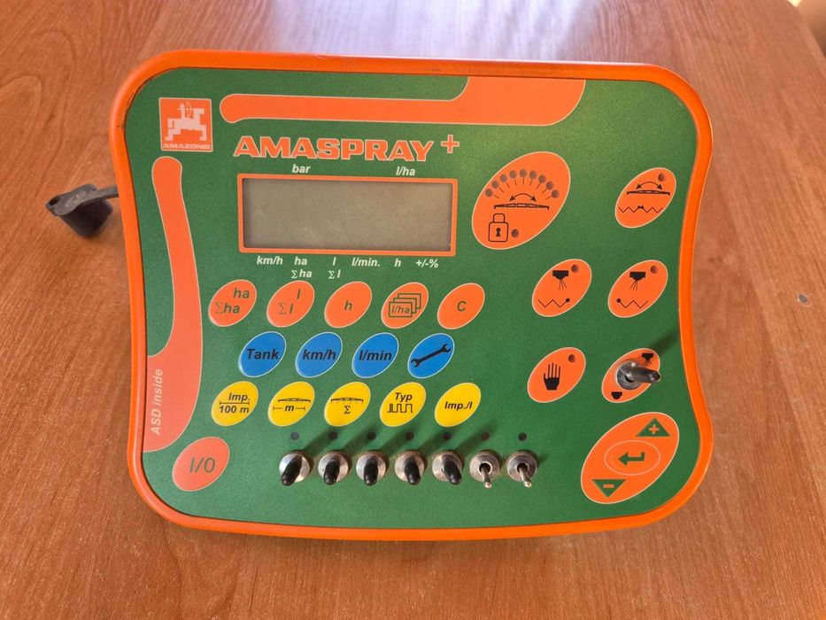 REZERWACJA !!! Opryskiwacz zawieszany Amazone UF 901 15m 2008r