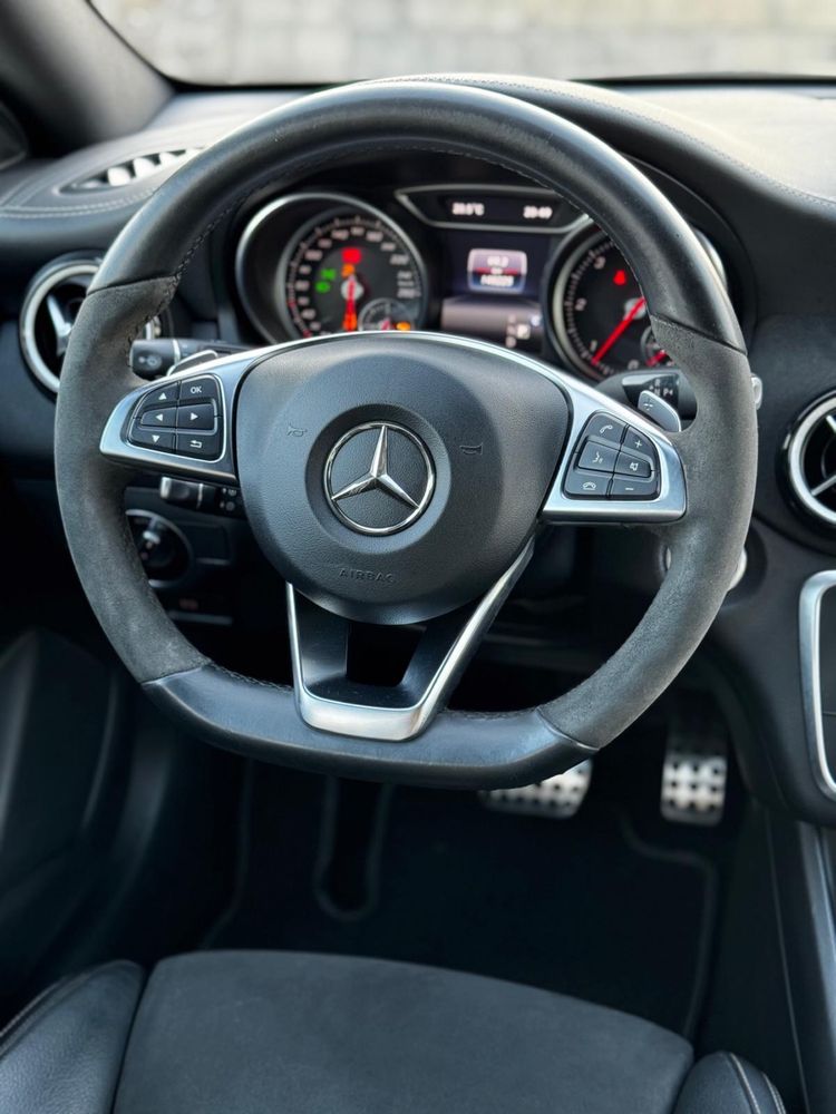 MERCEDES-BENZ CLA 200D AUTO AMG FULL EXTRAS IMPECÁVEL COMO NOVA
