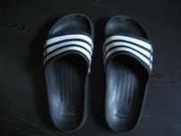 Chinelos Adidas, Havaianas, Boné Adidas, etc