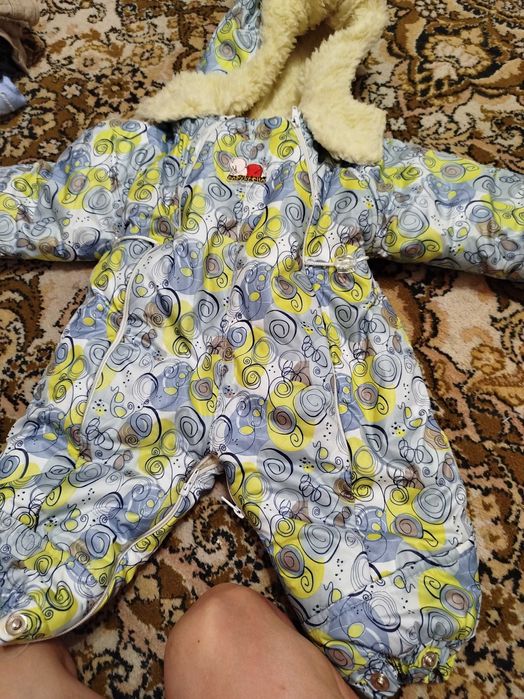 Продам дитячі комбінезони