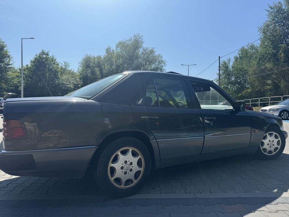 Mercedes W124 2.0B