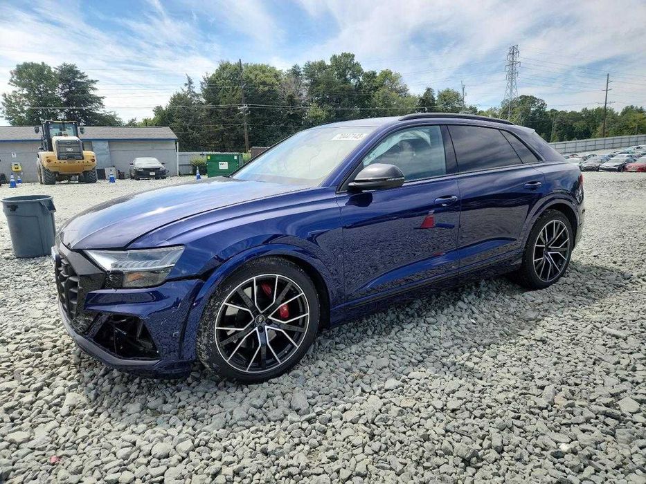2023 Audi SQ8 чекає на відправлення
