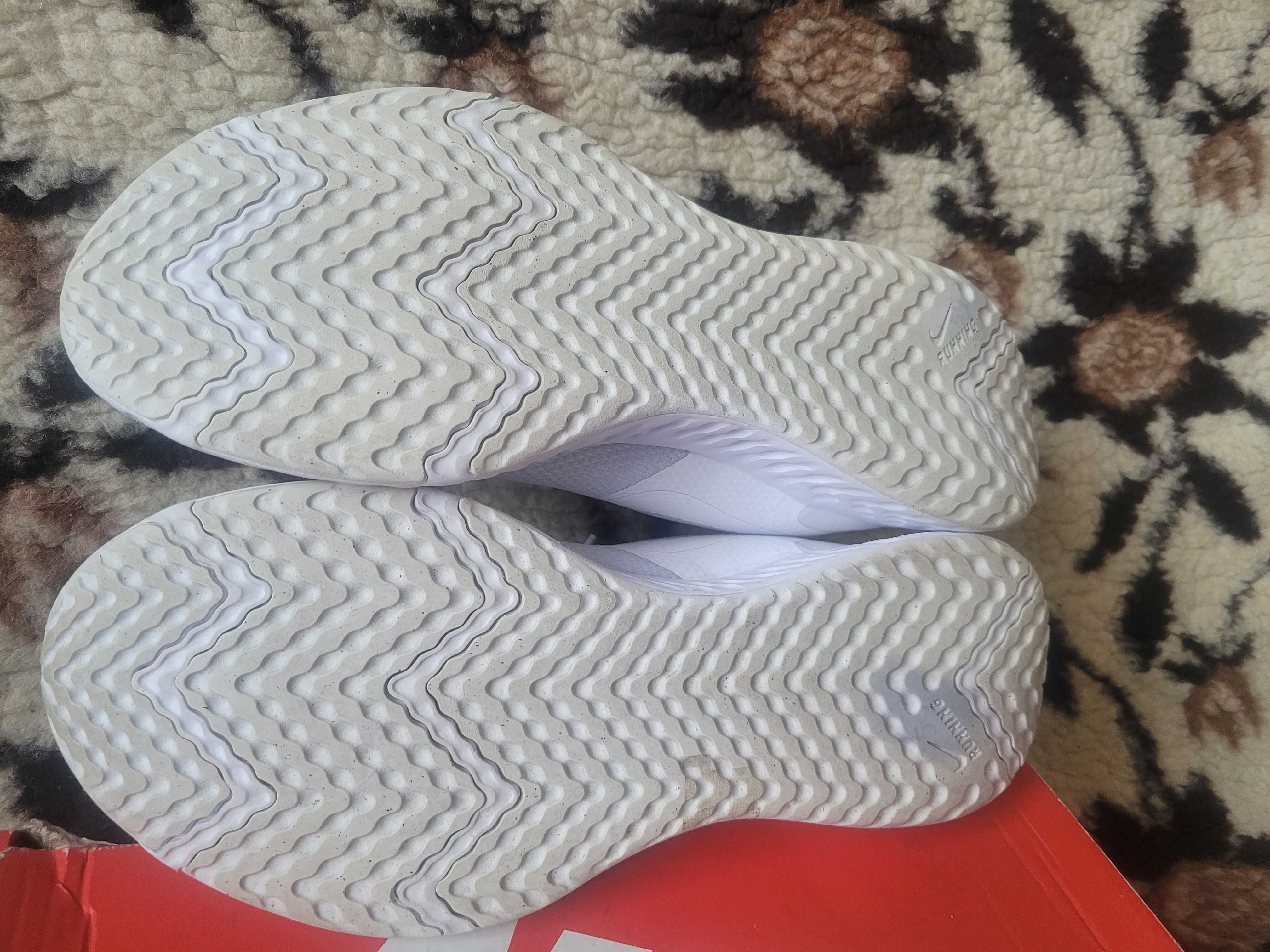 Mega sport lekkie buty do biegania Nike Revolution 5 r.45 świetny stan