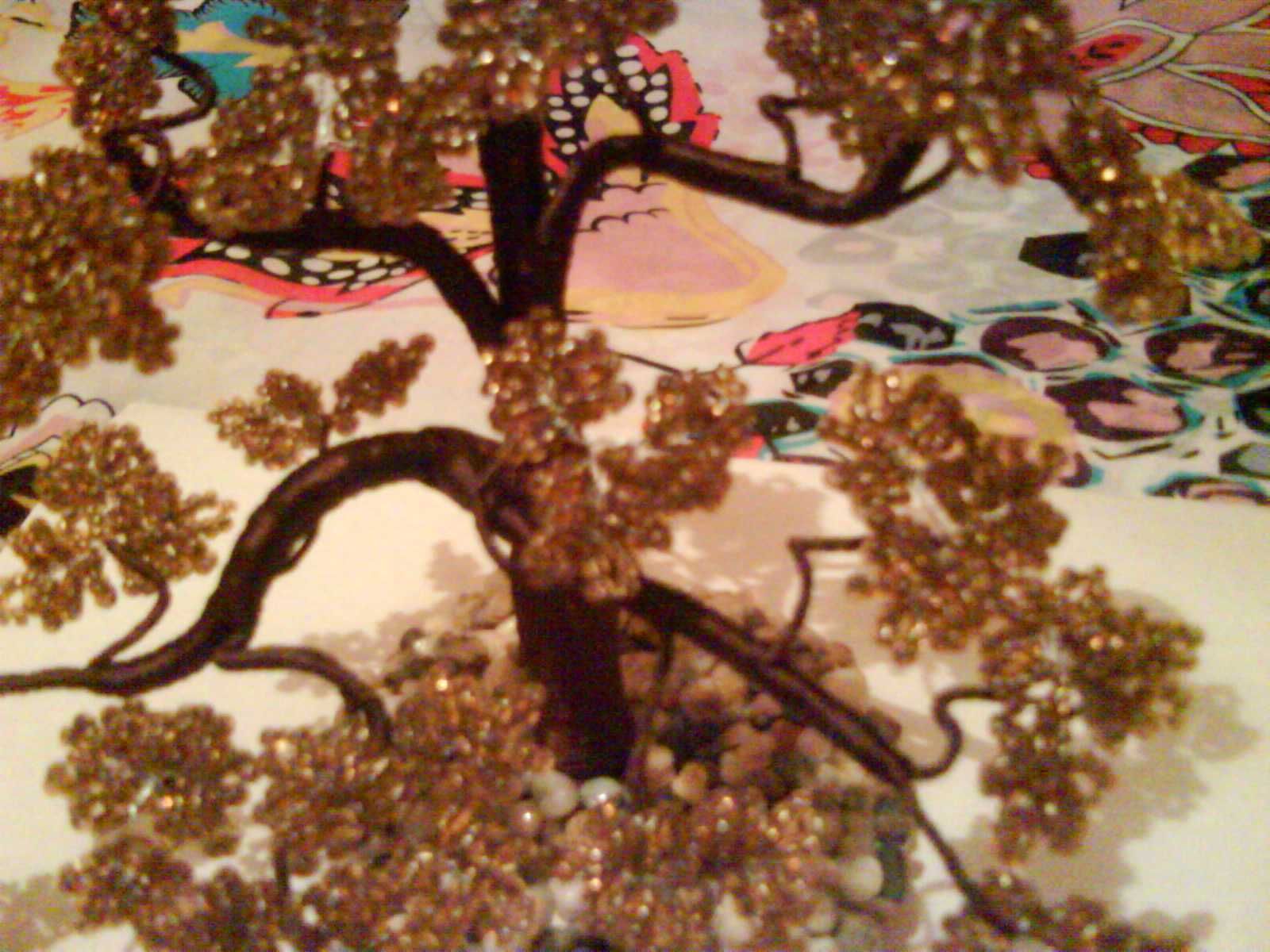 "Золотое" дерево из бисера ручной работы