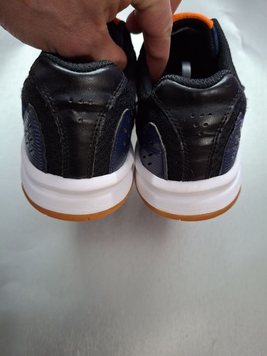 Кроссовки ASICS Upcourt 3