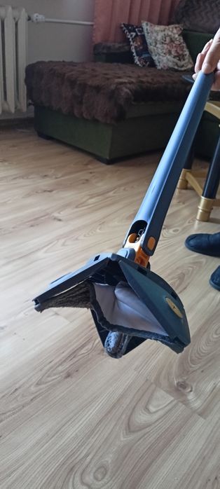 Mop do mycia podłogi z wyciskiem