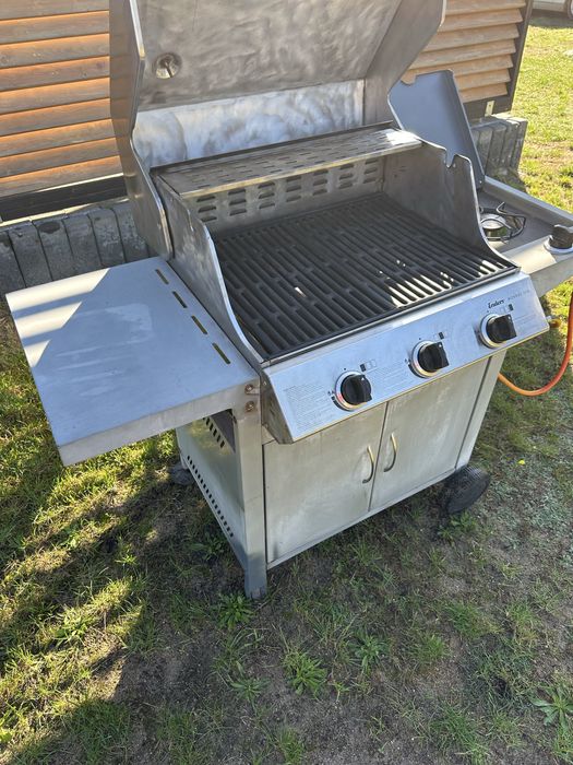 Grill gazowy Enders Monroe – stal kwasoodporna, moc i trwałość!