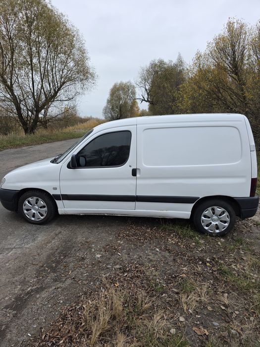 Продам автомобіль в доброму стані !