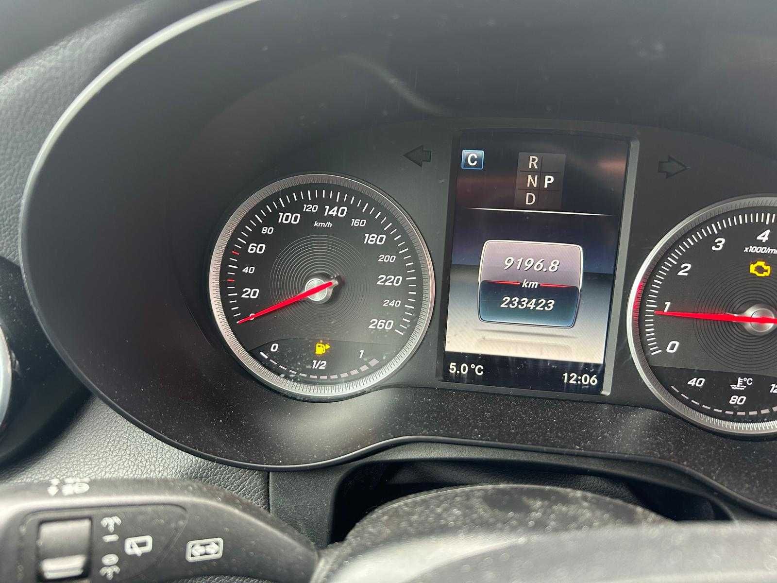 Syndyk sprzeda Mercedes - Benz GLC 250 4MATIC 2016 rok