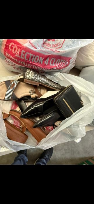 Hurtownia odzieży używanej ze Szkocji.